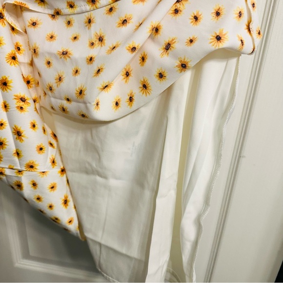 WeWoreWhat NWT Womens White Floral Sunflower Slip Miniskirt msrp $69 medium - Picture 8 of 9